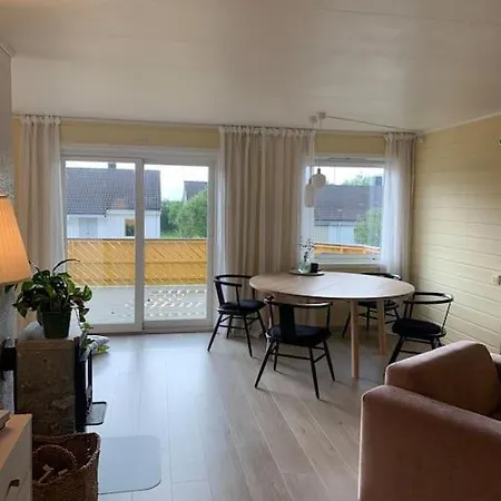 Koselig Hus Naert Naturen アパート トロムソ
